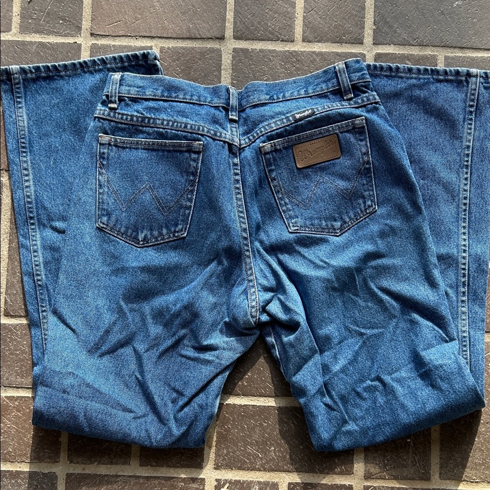 Women’s Wrangler Patch Blue Jeans
